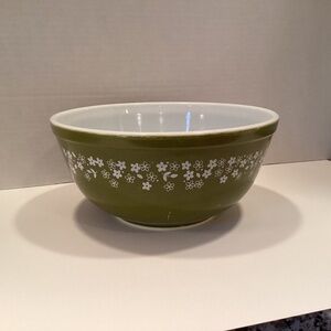 Vintage Crazy Daisy 403 2.5 quart bowl and salt shaker